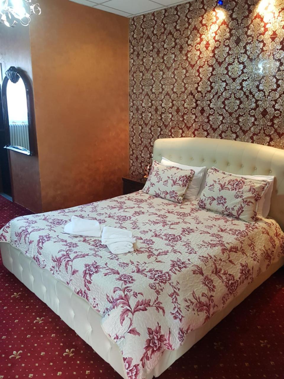 Liberty Junior Apartamento Făgăraş Exterior foto